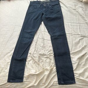 levi’s black skinny jeans